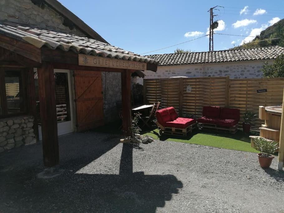 Gite L'Edelweiss 3* La Piarre Exterior photo